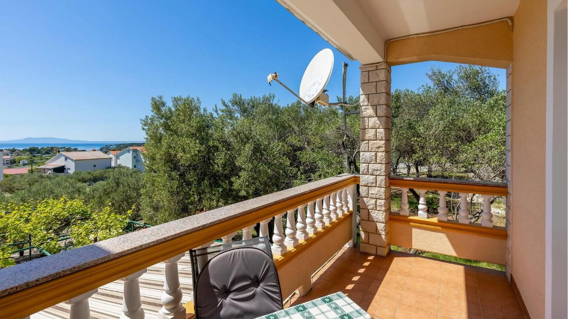 Amazing Apartment In Rab With Wifi Rab Town 0*,  Croacia